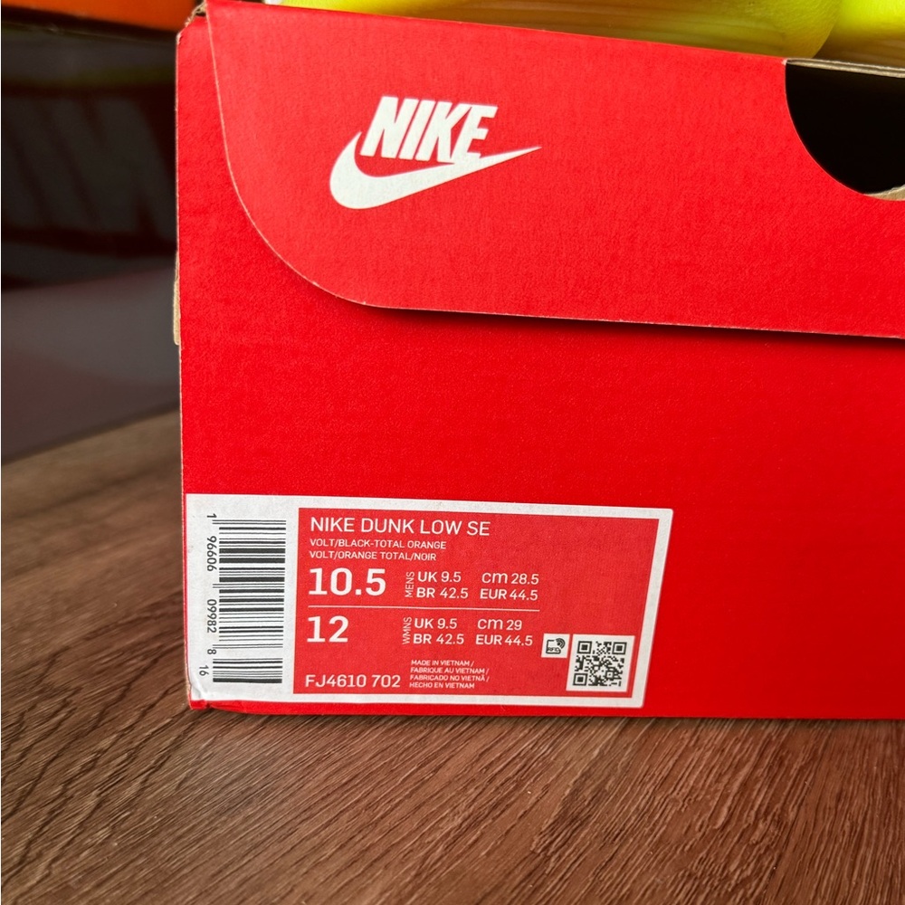Nike Dunk Low SE Splash Glow in the Dark Green - Picture 7 of 7